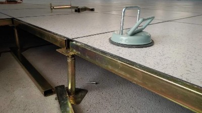 西安機房安裝防靜電地板有沒有必要，看看工作人員怎么說